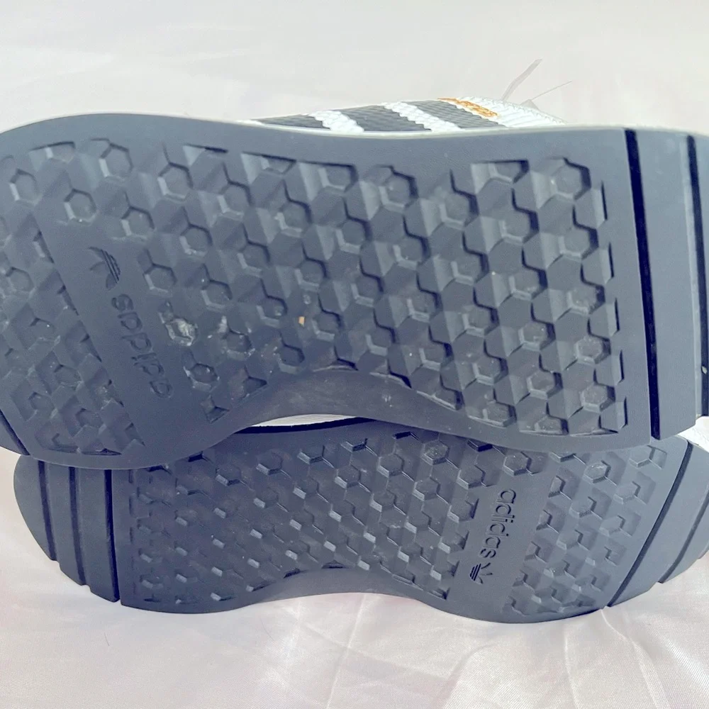 Adidas - Picture 5 of 5